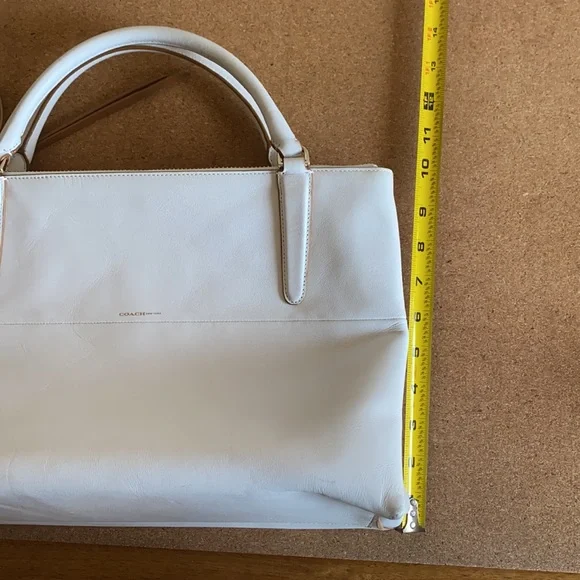Rare white Coach top handle handbag - Picture 14 of 17